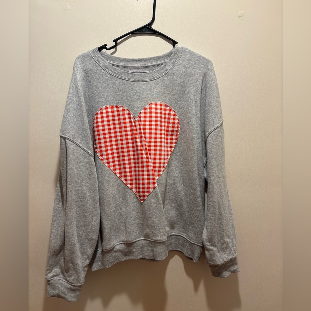 Heart crewneck